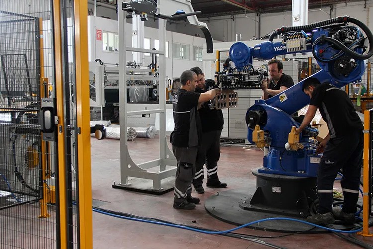 Almanya'da şirketler şubatta üretimi azalttı