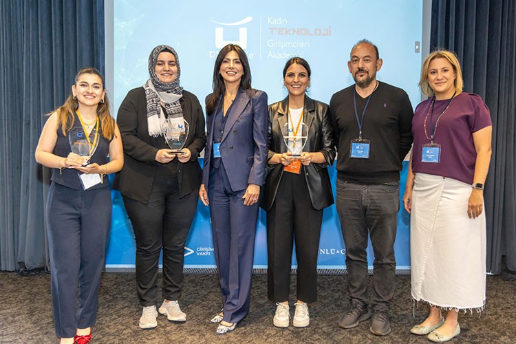 Kadın Teknoloji Girişimcileri 1,2 Milyon USD Yatırım Aldı