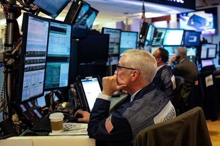 Enflasyon endişesi piyasaları sarstı