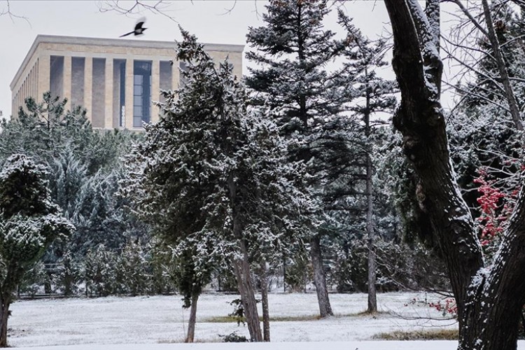 Başkentte kar yağışı etkili oldu