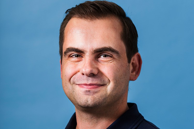 Yapay zeka destekli yerelleştirme nasıl bir katkı sağlar