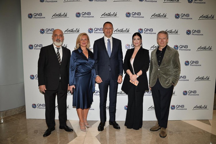 İş ve sanat dünyası Kristal Kule'de buluştu