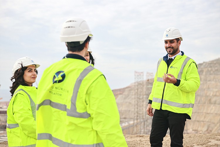 Akkuyu Nükleer Güç Santrali'ndeki gelişmeleri Türk mühendisler anlatacak