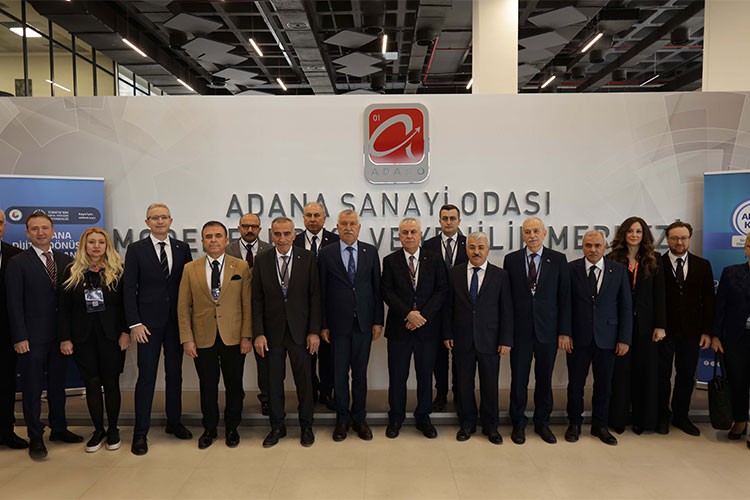 Yılın İlk Dijital Dönüşüm Konferansı Adana'da gerçekleşti
