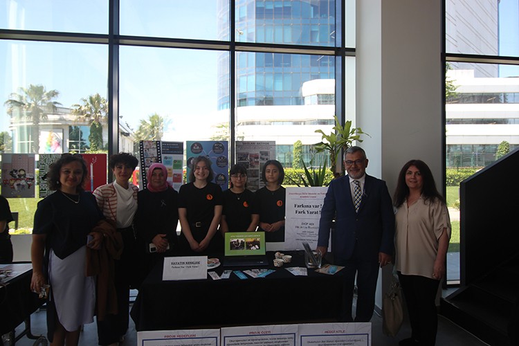 Kronik hastalığı olan öğrencilere destek sunuyor