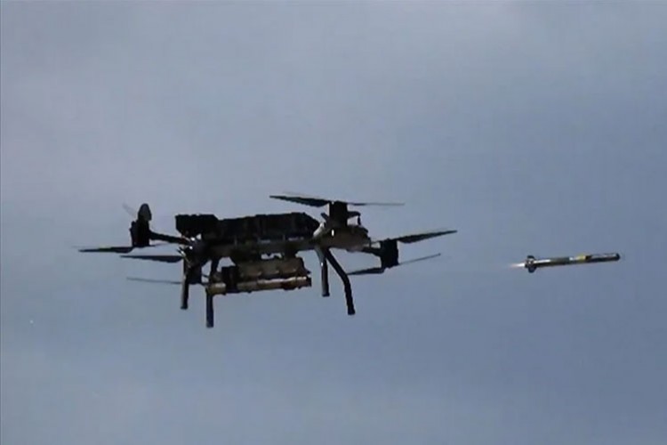 Roketsan'ın lazer güdümlü füzesi "METE", Gök Alp ile ateşlendi