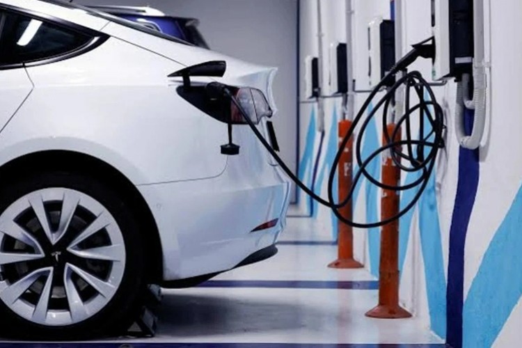 Çinli elektrikli otomobil satışları hız kesmedi