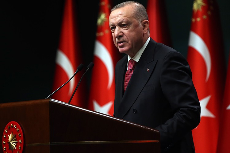 Yeni kısıtlamaları açıkladı