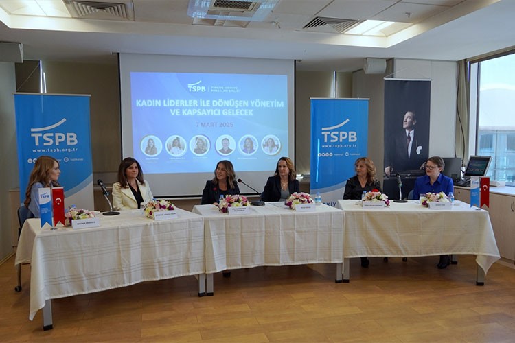 "Kadın Liderler ile Dönüşen Yönetim ve Kapsayıcı Gelecek" paneli