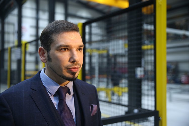 Otomotivde robotik üretim