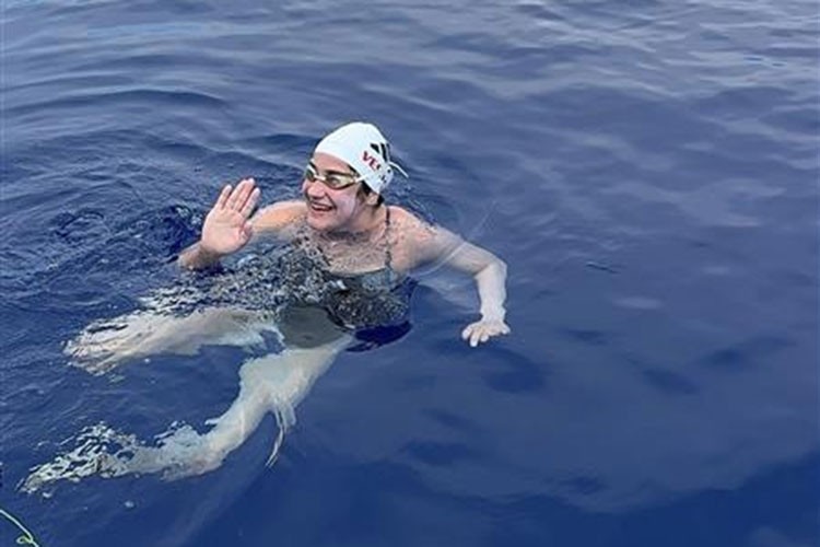 Aysu Türkoğlu Kaiwi Kanalı'nı başarıyla geçti