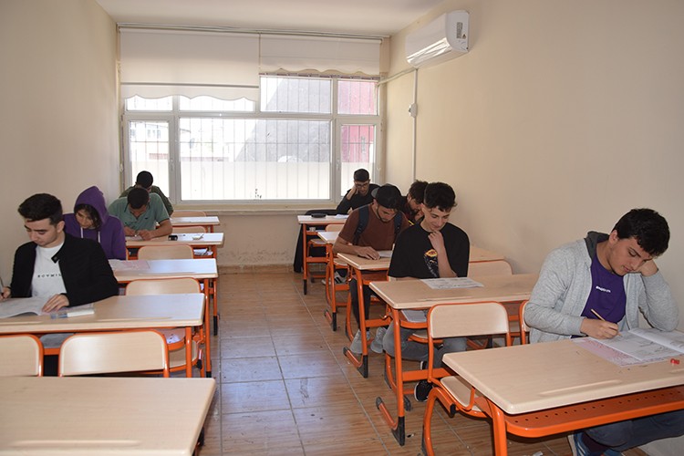 Viranşehir Belediyesi'nden fırsat eşitliği için dijital dersane