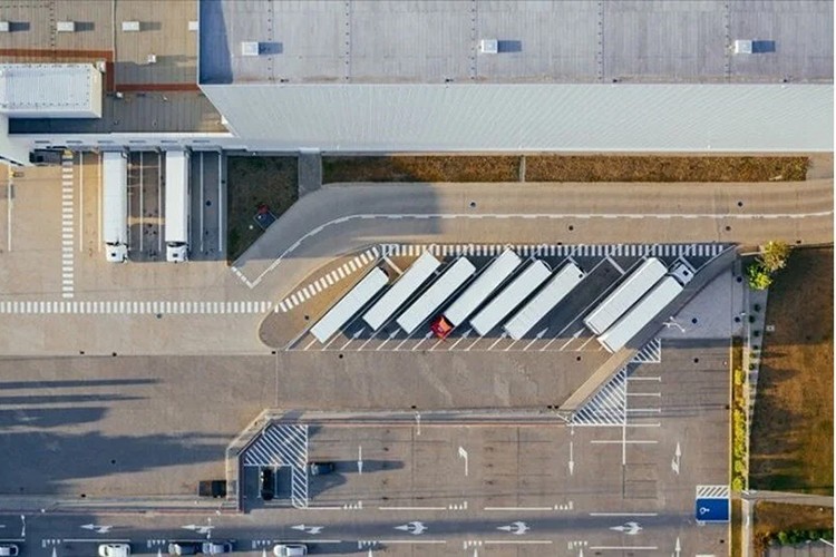 Almanya'da fabrika siparişleri yüzde 6,4 arttı