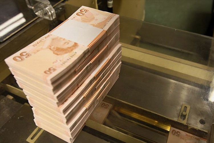 Hazine 4,7 milyar borçlandı