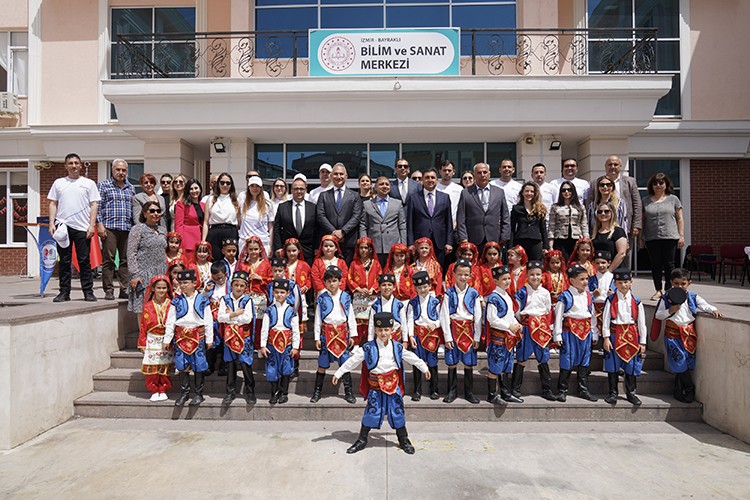 Petkim'in İzmir'de yaptığı okul kendi enerjisini üretecek