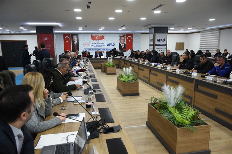 Depremzedelere samanlık, ağıl ve ahırlar için bilgilendirme