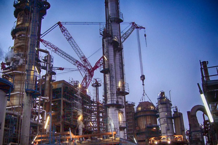 Cezayir Sicilya'daki rafinerisinden 444 milyon dolar kar elde etti