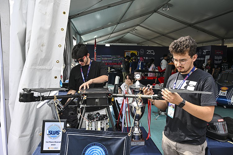 Kargo dron görücüye çıktı