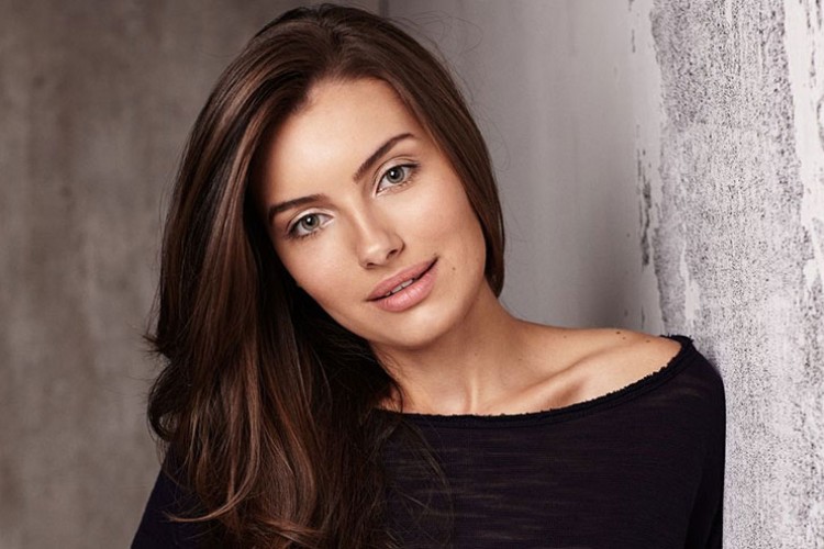 Dünya kadınları Help Steps'te birleşti