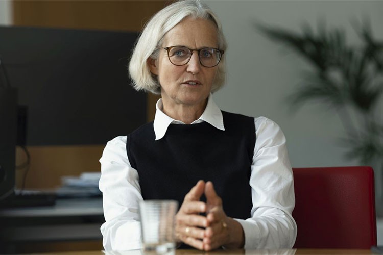 Almanya'da hükümet "zayıf ekonomiye karşı" iş dünyası ile görüşecek