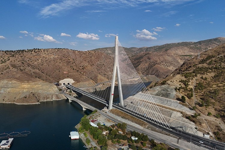Kömürhan Köprüsü'ne, Uluslararası Yol Federasyonu'ndan ödül