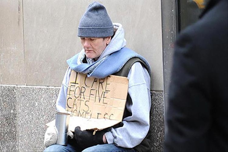 ABD'de yoksulluk oranı yüzde 7,8'e geriledi