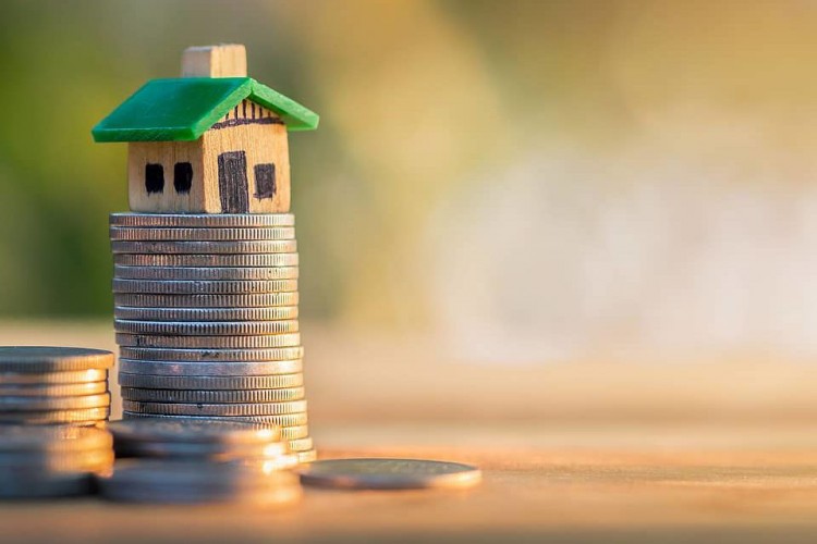 Konut satışları azaldı, konut kredisi borçlanmaları arttı