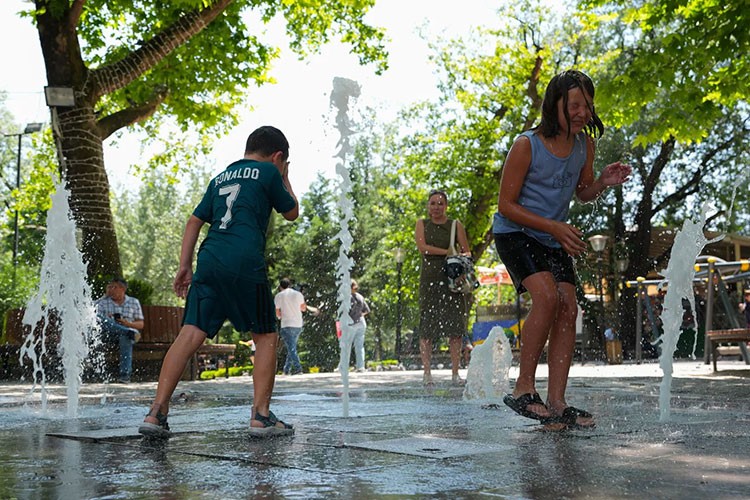 Erzurum Valiliği uyardı: "Açık alanda bulunmayın"