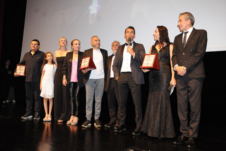 Memleketinde gala yaptı