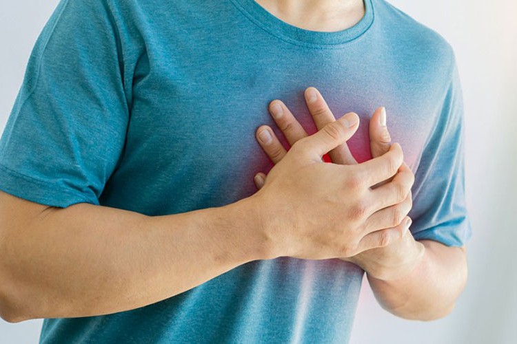 Göğüs ağrısının sebebi araştırılmalı