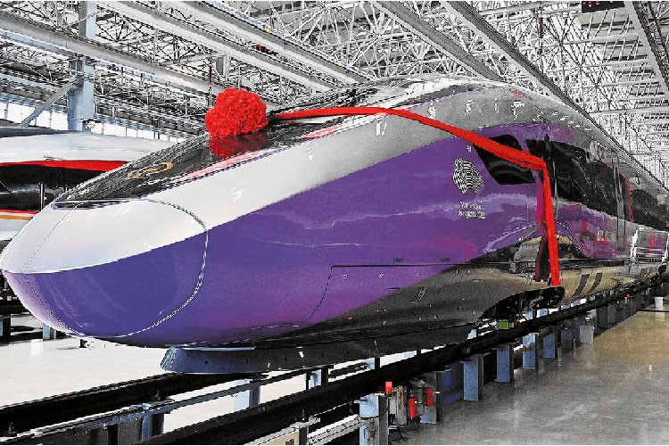 Çin, saatte 450 kilometreye çıkabilen hızlı treni çıkardı