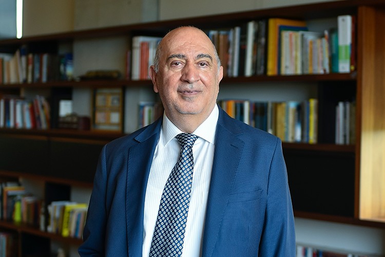 Arıların Ekosistem İçin Önemine Dikkat Çekiyor