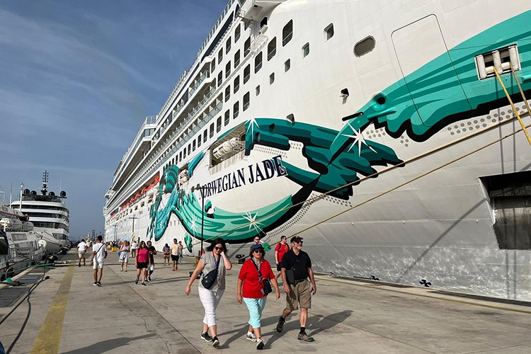 Bodrum'a kruvaziyerle 2 bin 459 yolcu geldi
