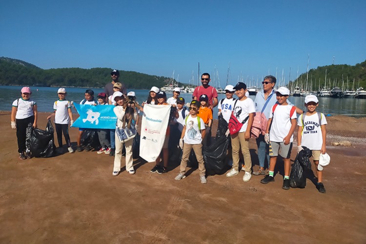 Martı Marina öncülüğünde kıyı ve çevre temizliği