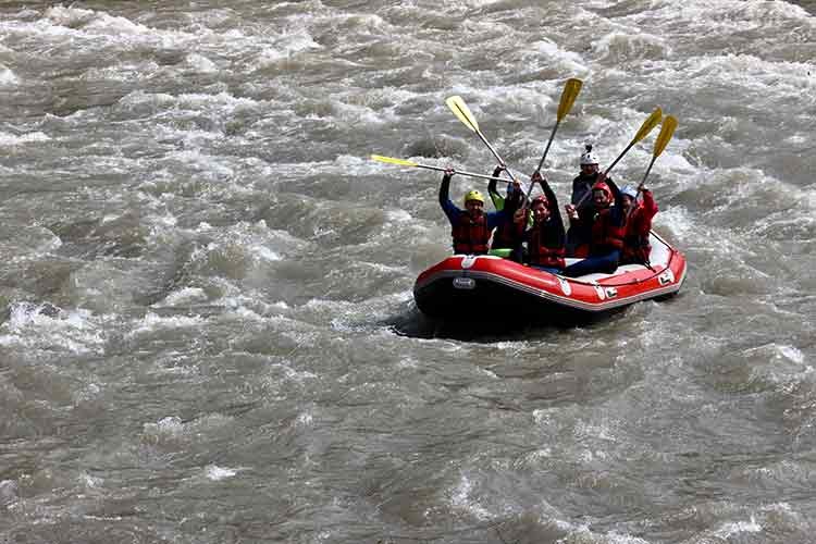 Melen Çayı'nda rafting sezonu açıldı