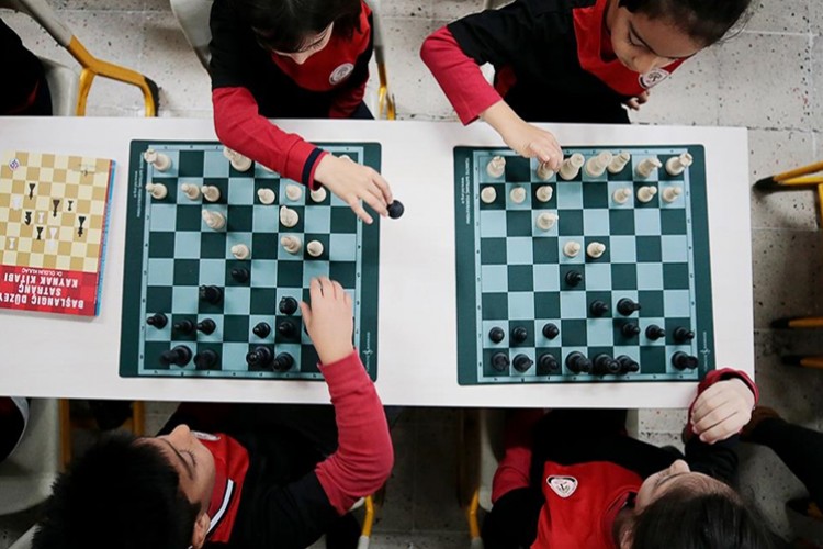 Gençlere satranç eğitimi verilecek