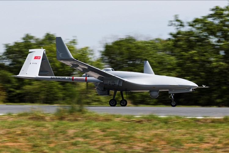Yapay zeka destekli Bayraktar TB2T-AI SİHA'dan rekor uçuşu