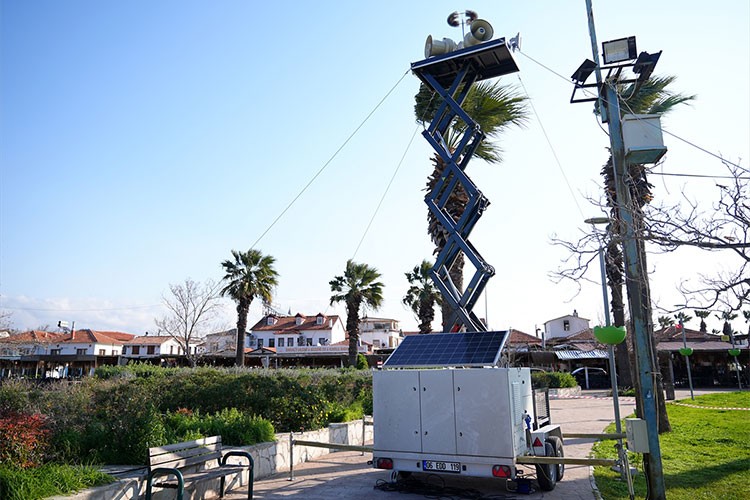 İzmir'e konuşlandırılan "mobil siren sistemi" faaliyete geçti