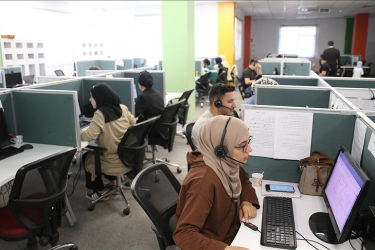 Baba vasiyetiyle memleketinde açtığı çağrı merkezinde 1000 kişiye iş imkanı sağlıyor