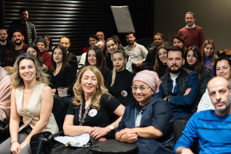 BİLİNÇLİ KADINLAR, SINIRLARI AŞAN GELECEKLER YARATIYOR