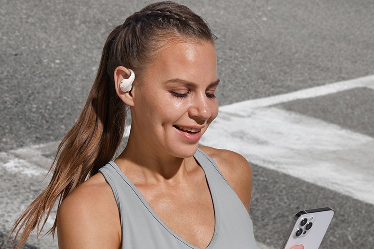 Her adımda seninle uyumlanan soundcore kulaklıklar