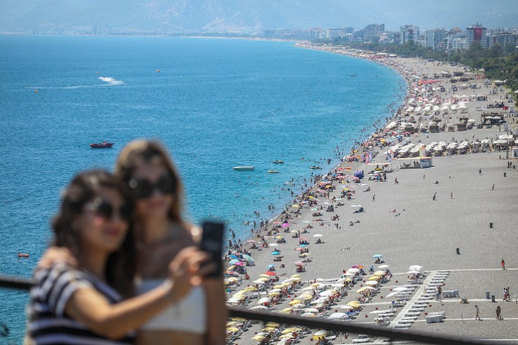Avrupa gözünü turizm cenneti Türkiye'ye çevirdi