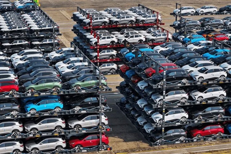 Rusya'da yeni otomobil satışları ocakta yüzde 11 arttı