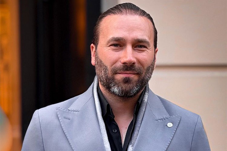 Yeni programına başlıyor