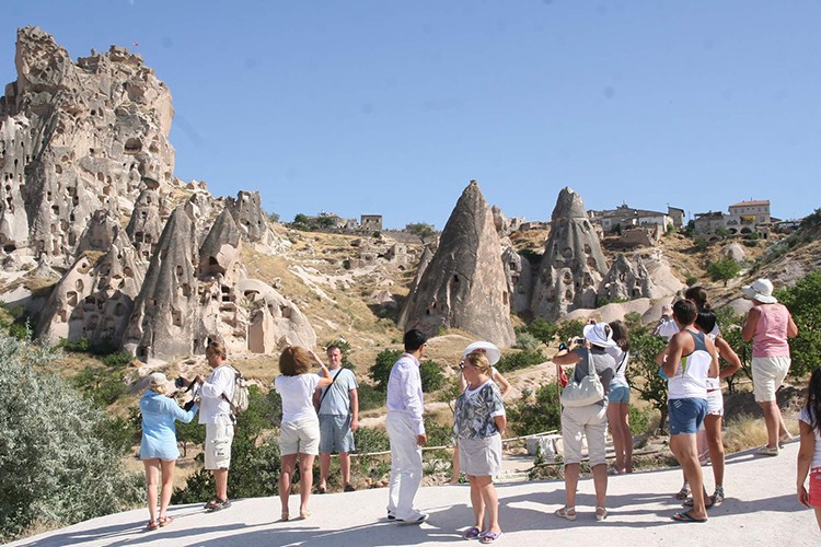 Yabancı turist arttı