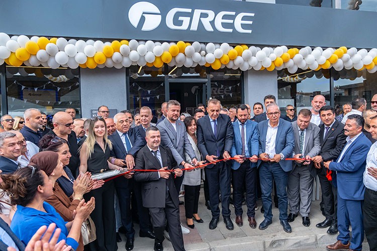 İlk showroom'unu İzmir'de açtı