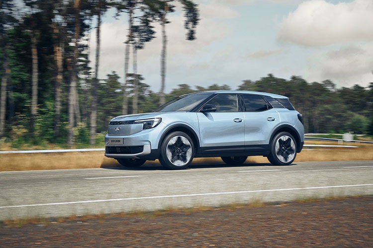 Lexie Alford Dünya Turu için Yola Çıkmaya Hazır