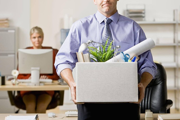 Küresel şirketler on binlerce kişiyi işten çıkarıyor