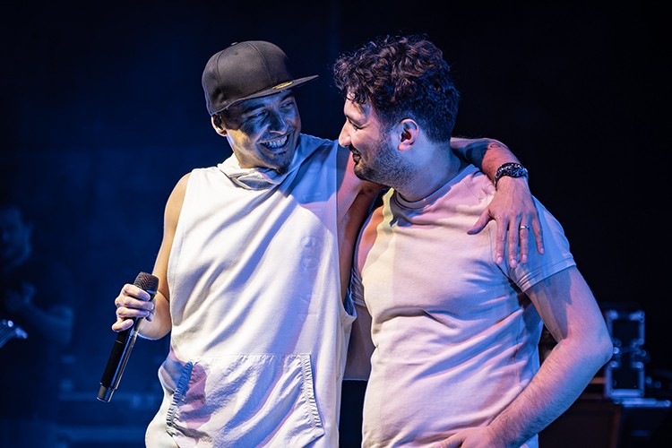 maNga 20. yıl konserlerine devam ediyor