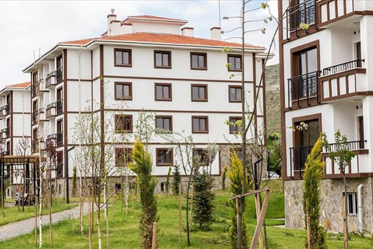 Vatandaşları konut sahibi yapmaya devam ediyor